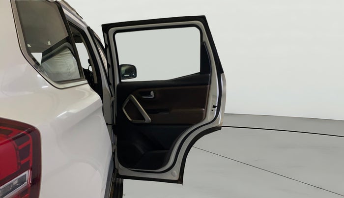 2023 Mahindra SCORPIO-N Z8 L DIESEL MT 2WD 7 STR, Diesel, Manual, 90,009 km, RHS Rear Door