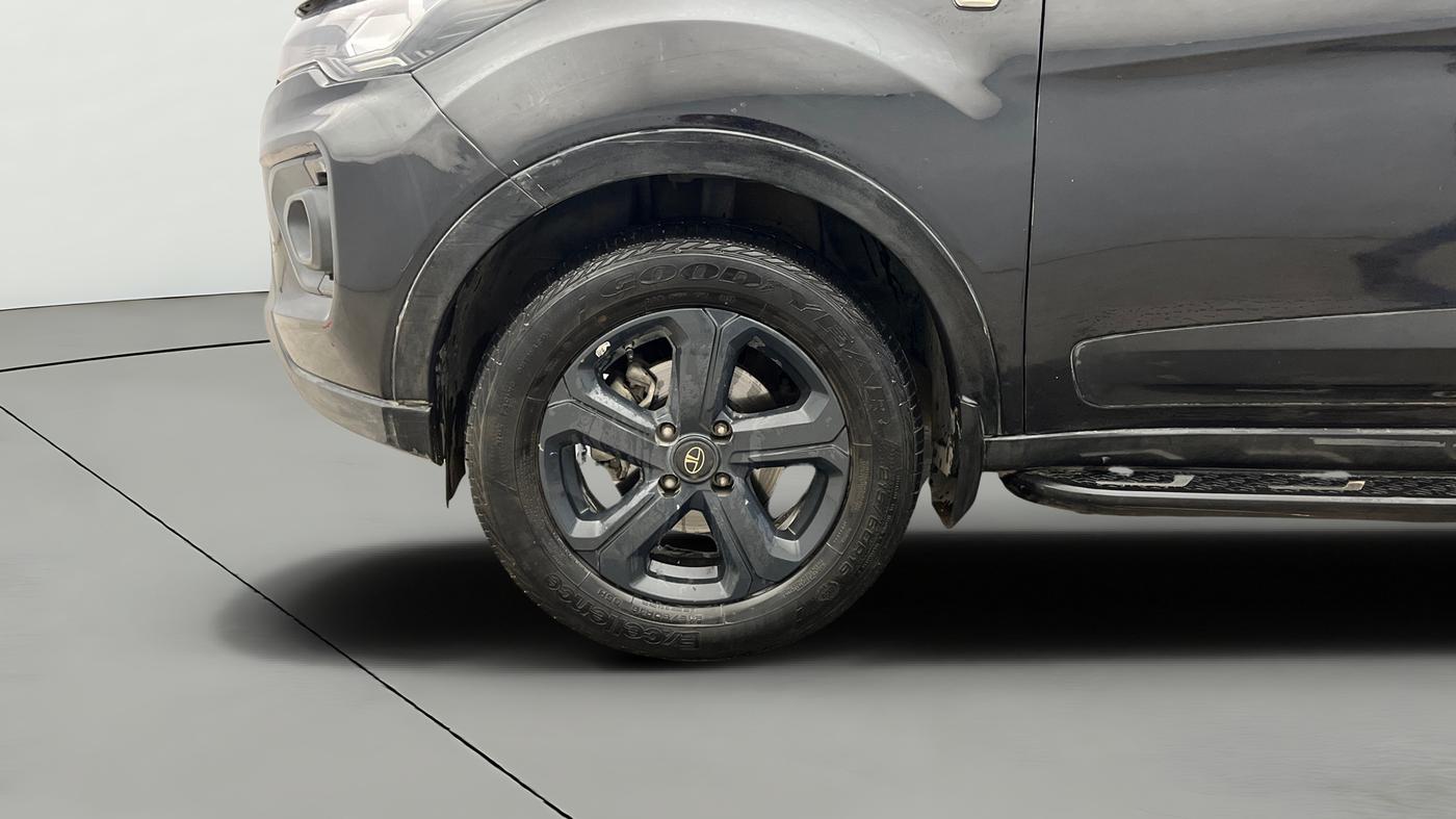 2023 Tata NEXON XZA PLUS LUX SUNROOF DARK DIESEL, Diesel, Automatic, 67,052 km, Left Front Wheel