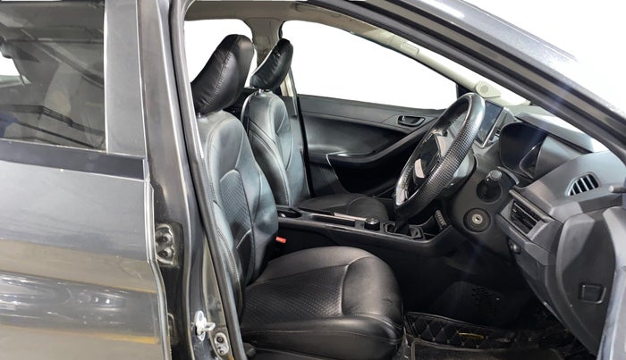 2024 Tata NEXON SMART 1.2 PETROL, Petrol, Manual, 29,844 km, Right Side Front Door Cabin