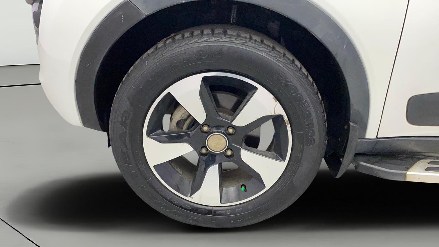 2019 Tata NEXON XZA PLUS PETROL, Petrol, Automatic, 33,857 km, Left Front Wheel