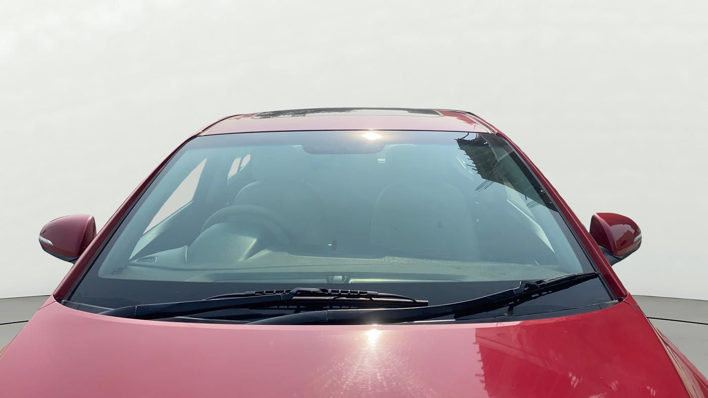 2018 Hyundai New Elantra 1.6 SX (O) AT DIESEL, Diesel, Automatic, 54,447 km, Front Windshield