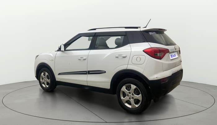 2023 Mahindra XUV300 W6 1.2 PETROL, Petrol, Manual, 28,302 km, Left Back Diagonal