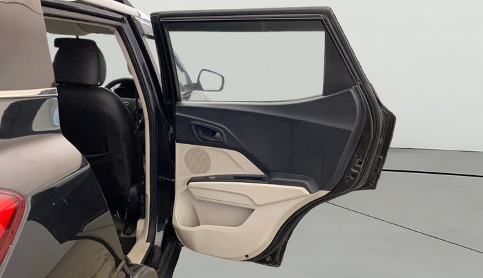 2019 Mahindra XUV300 W6 1.2 PETROL, Petrol, Manual, 67,763 km, RHS Rear Door