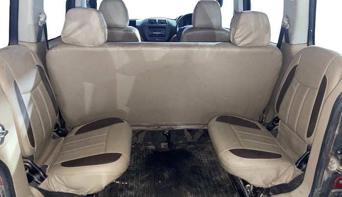 2016 Mahindra TUV300 T4, Diesel, Manual, 45,086 km, Third Seat Row ( optional )