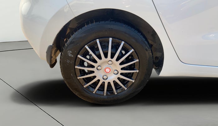 2018 Hyundai Grand i10 MAGNA 1.2 KAPPA VTVT, Petrol, Manual, 1,11,736 km, Right Rear Wheel