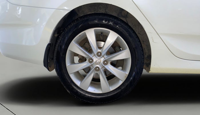 2012 Hyundai Verna FLUIDIC 1.6 VTVT SX, Petrol, Manual, 38,133 km, Right Rear Wheel