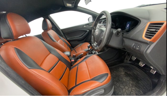 2015 Hyundai i20 Active 1.2 SX, Petrol, Manual, 1,00,190 km, Right Side Front Door Cabin