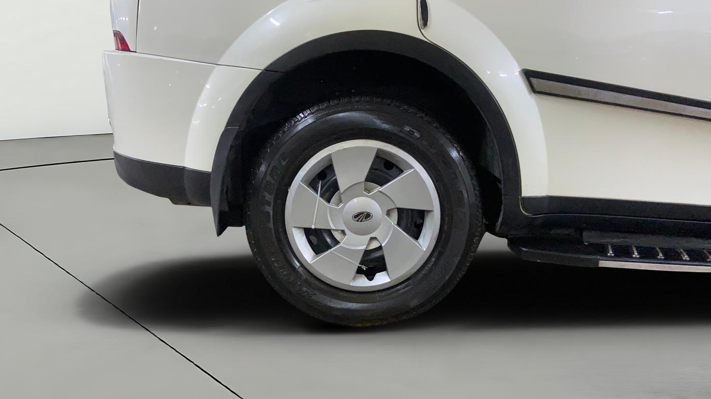 2020 Mahindra XUV500 W7, Diesel, Manual, 30,472 km, Right Rear Wheel