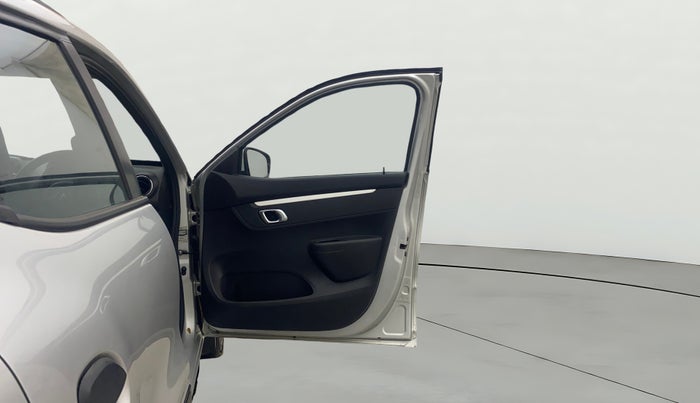 2022 Renault Kwid CLIMBER AMT 1.0, Petrol, Automatic, 19,193 km, RHS Front Door