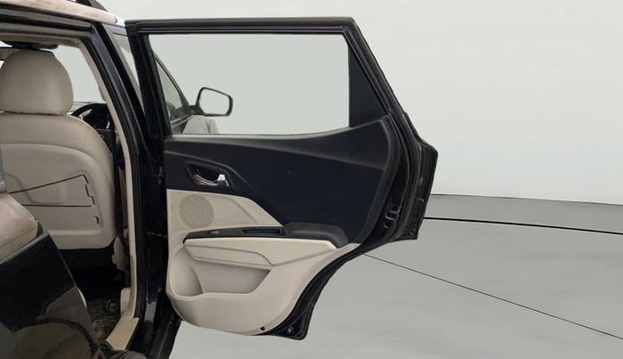 2020 Mahindra XUV300 W8 (O) 1.2 PETROL, Petrol, Manual, 83,644 km, RHS Rear Door