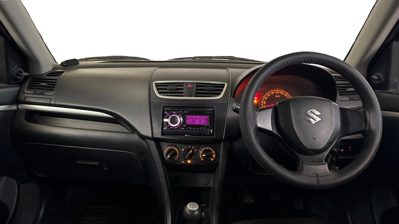 2015 Maruti Swift LXI (O), Petrol, Manual, 97,778 km, Dashboard