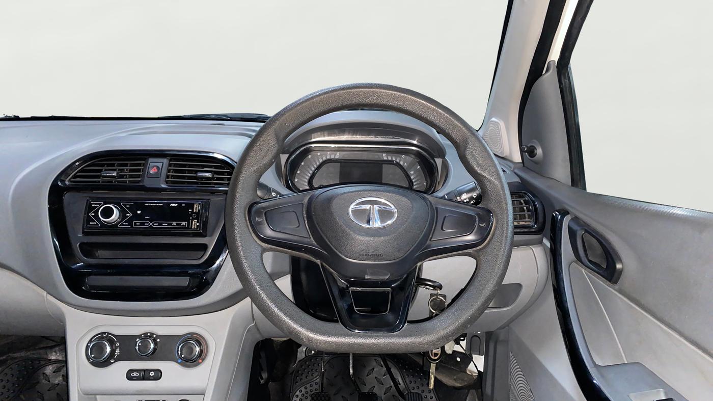 2020 Tata TIGOR XE PETROL, Petrol, Manual, 37,947 km, Steering Wheel Close Up