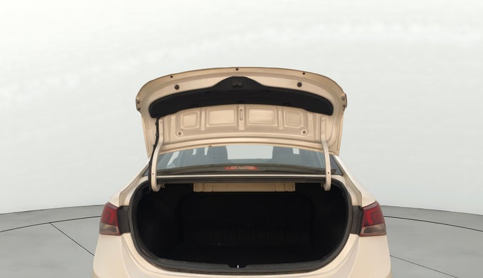 2018 Hyundai Verna 1.6 VTVT SX O, Petrol, Manual, 55,654 km, Boot Door Open