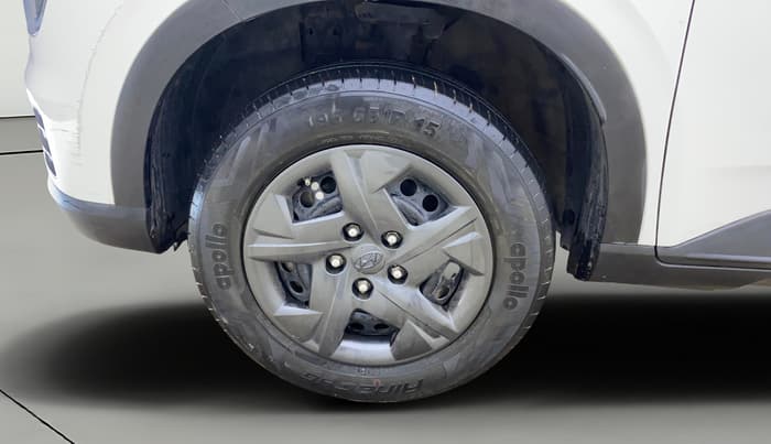 2023 Hyundai VENUE S(O) 1.2, Petrol, Manual, 39,081 km, Left Front Wheel