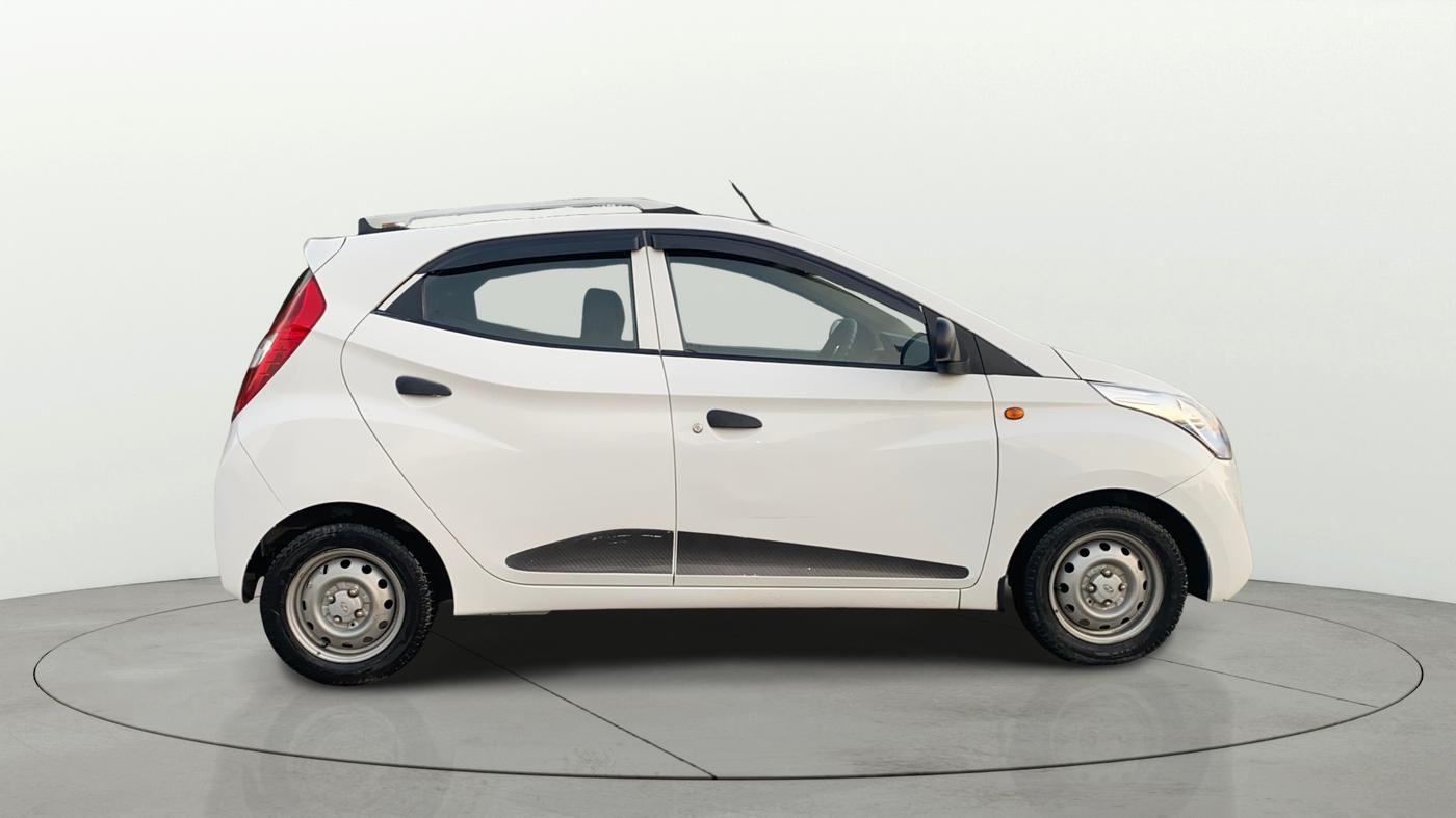 2018 Hyundai Eon ERA + SE, Petrol, Manual, 36,613 km, Right Side View