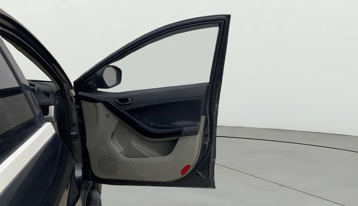 2018 Tata NEXON XMA PETROL, Petrol, Automatic, 72,443 km, RHS Front Door