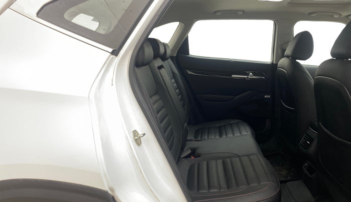 2023 KIA SELTOS GTX PLUS DCT 1.4 PETROL, Petrol, Automatic, 32,358 km, Right Side Rear Door Cabin