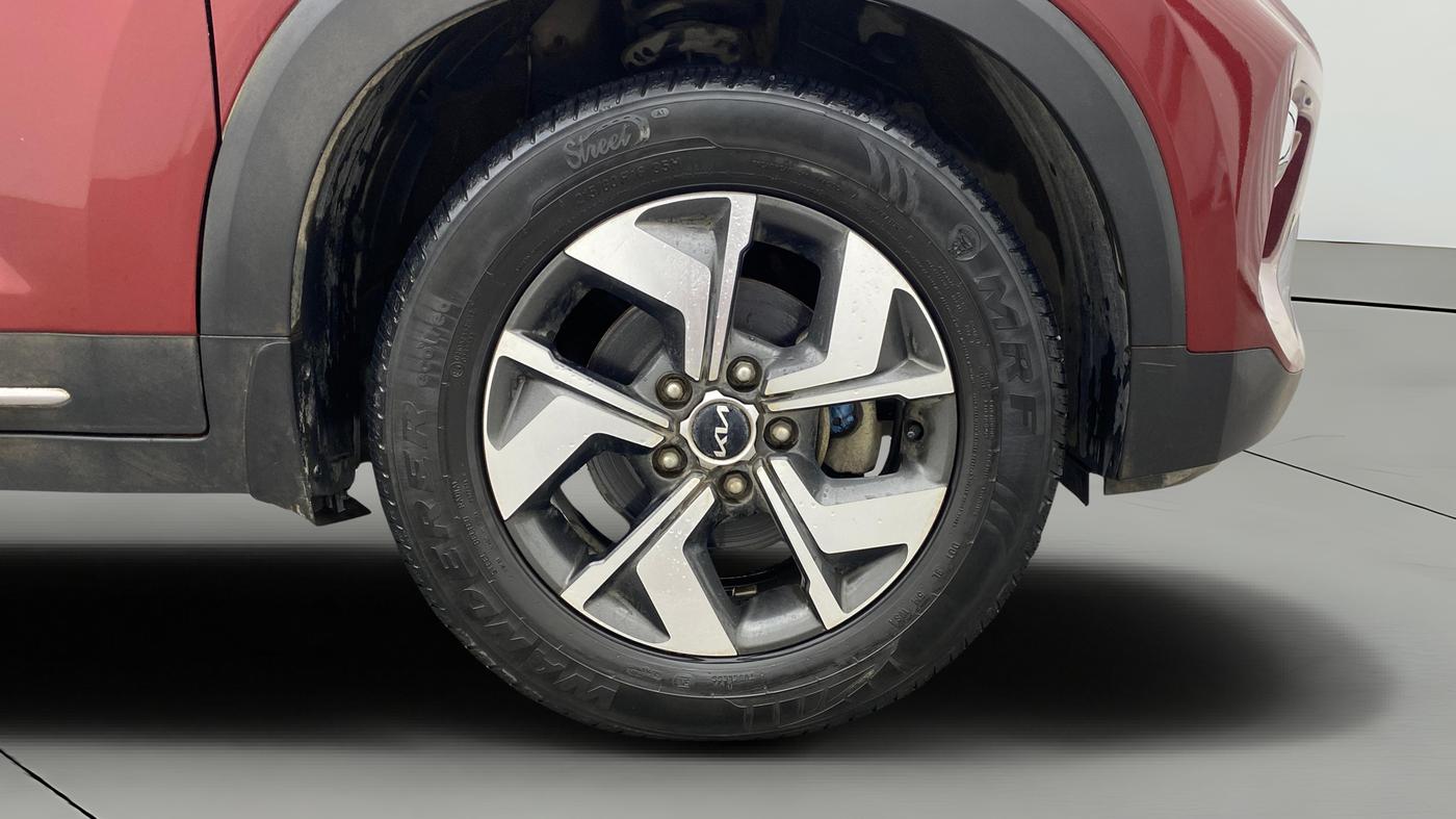 2023 KIA SONET HTX 1.5 AT, Diesel, Automatic, 43,708 km, Right Front Wheel