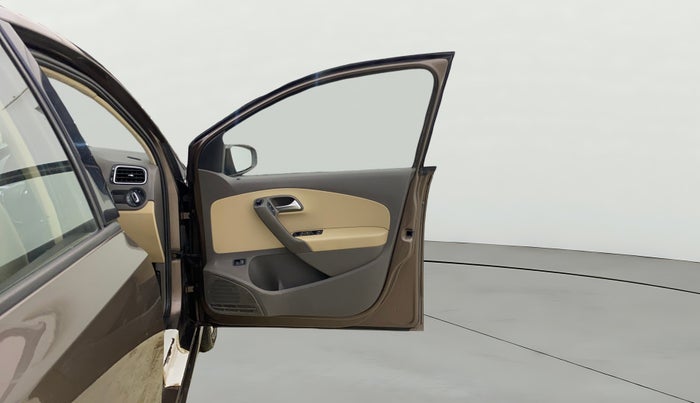 2017 Volkswagen Vento HIGHLINE PLUS 1.5 AT 16 ALLOY, Diesel, Automatic, 1,14,563 km, RHS Front Door