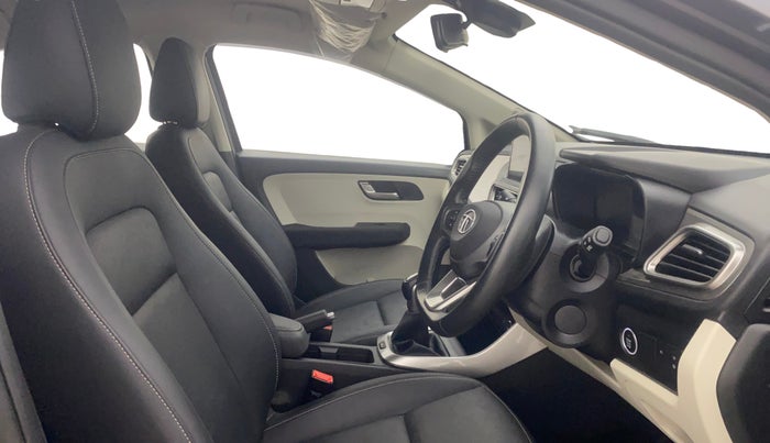 2022 Tata ALTROZ XZ PLUS PETROL, Petrol, Manual, 37,949 km, Right Side Front Door Cabin