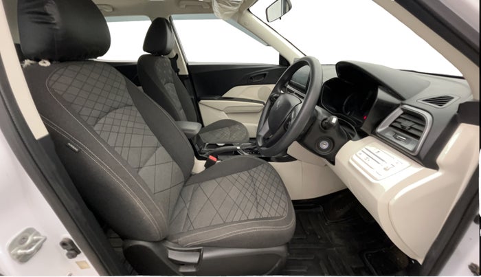 2024 Mahindra XUV 3XO MX2 Pro 1.2 L TCMPFI AT, Petrol, Automatic, 11,056 km, Right Side Front Door Cabin