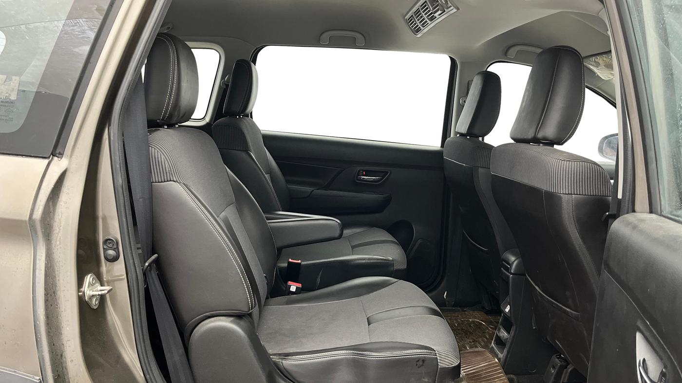 2020 Maruti XL6 ZETA MT, Petrol, Manual, 71,975 km, Right Side Rear Door Cabin