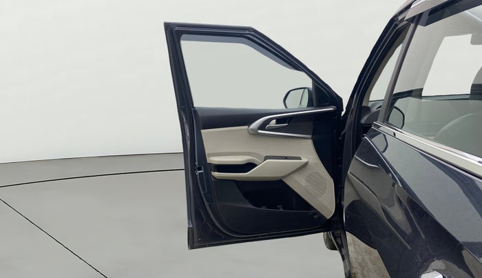 2022 KIA CARENS PRESTIGE 1.4 PETROL 7 STR, Petrol, Manual, 24,555 km, LHS Front Door