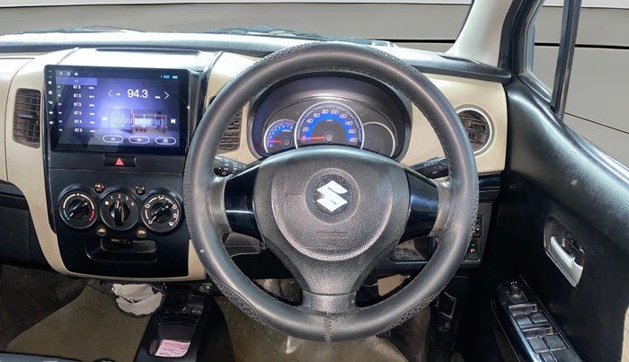 2017 Maruti Wagon R 1.0 VXI+, Petrol, Manual, 93,122 km, Steering Wheel Close Up