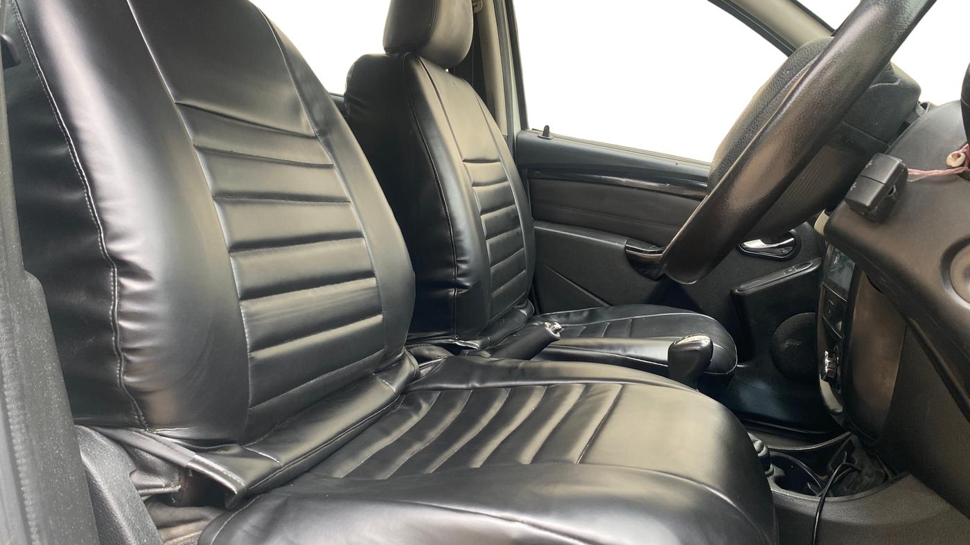 2017 Nissan Terrano XV D PREMIUM AMT, Diesel, Automatic, 1,02,165 km, Right Side Front Door Cabin