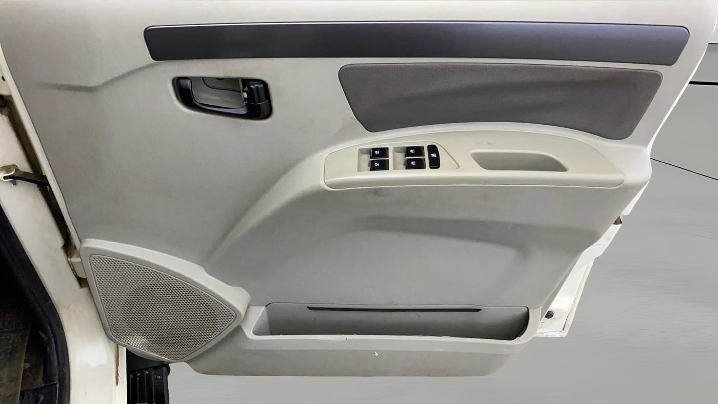 2018 Mahindra Scorpio S7, Diesel, Manual, 48,995 km, Driver Side Door Panels Control
