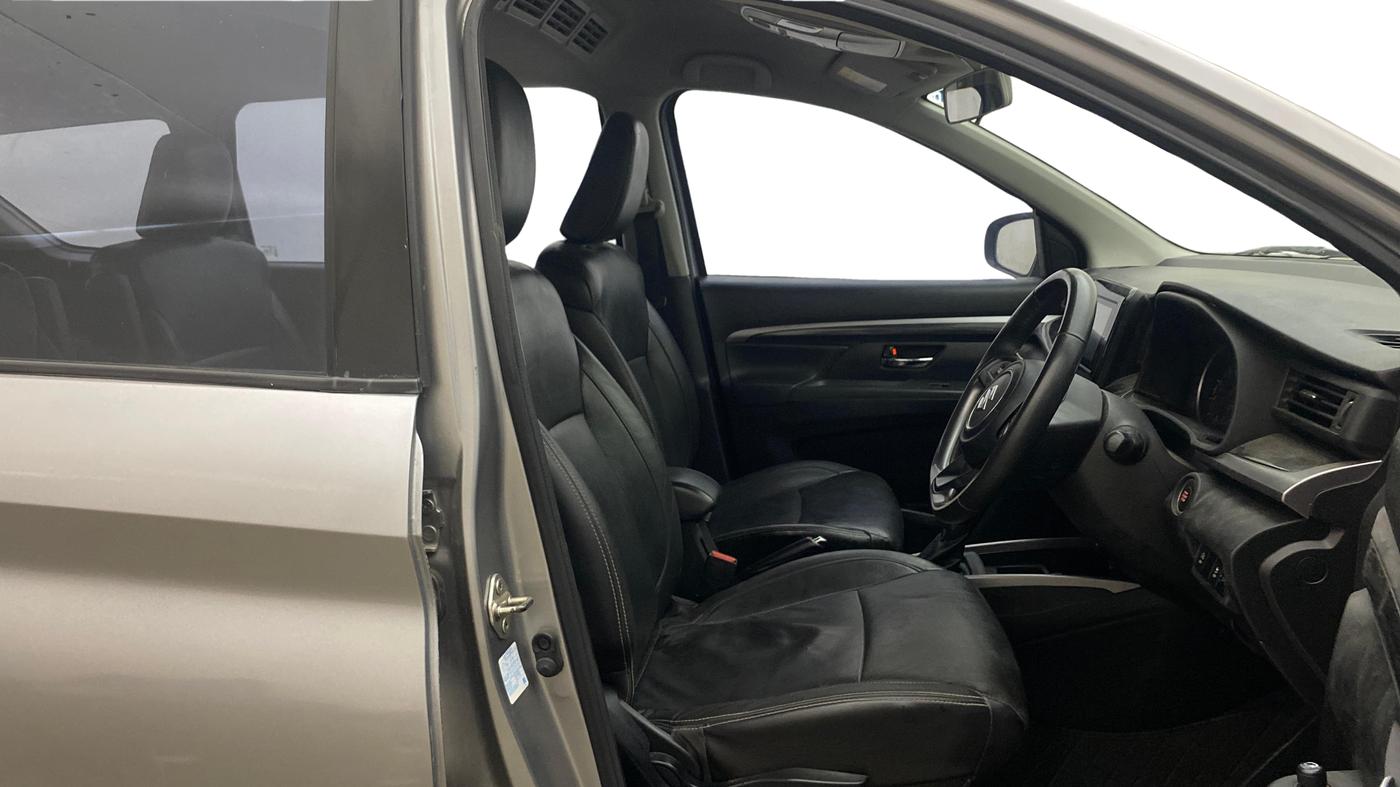 2021 Maruti XL6 ALPHA AT, Petrol, Automatic, 1,16,186 km, Right Side Front Door Cabin