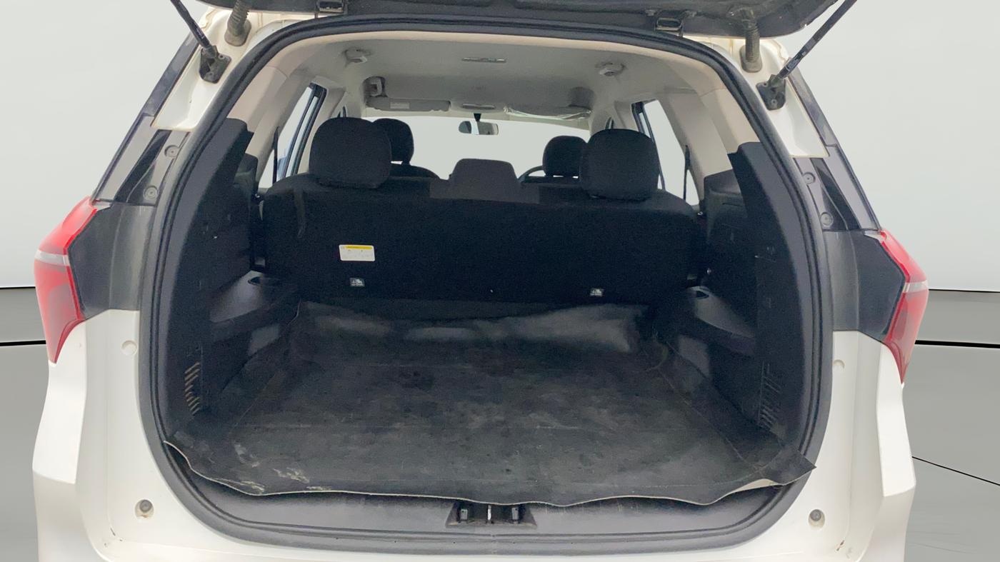 2021 Mahindra XUV700 AX 3 P MT 5 STR, Petrol, Manual, 40,193 km, Boot Open Zoomed View