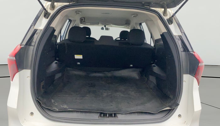 2021 Mahindra XUV700 AX 3 P MT 5 STR, Petrol, Manual, 40,193 km, Boot Open Zoomed View