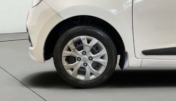 2016 Hyundai Grand i10 MAGNA AT 1.2 KAPPA VTVT, Petrol, Automatic, 54,688 km, Left Front Wheel