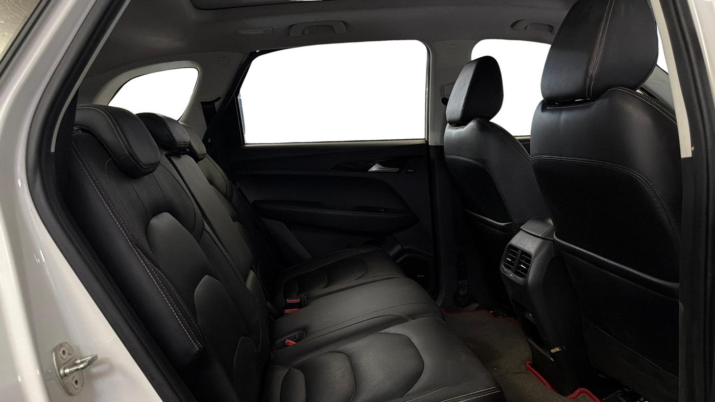 2020 MG HECTOR SHARP 1.5 DCT PETROL, Petrol, Automatic, 36,156 km, Right Side Rear Door Cabin