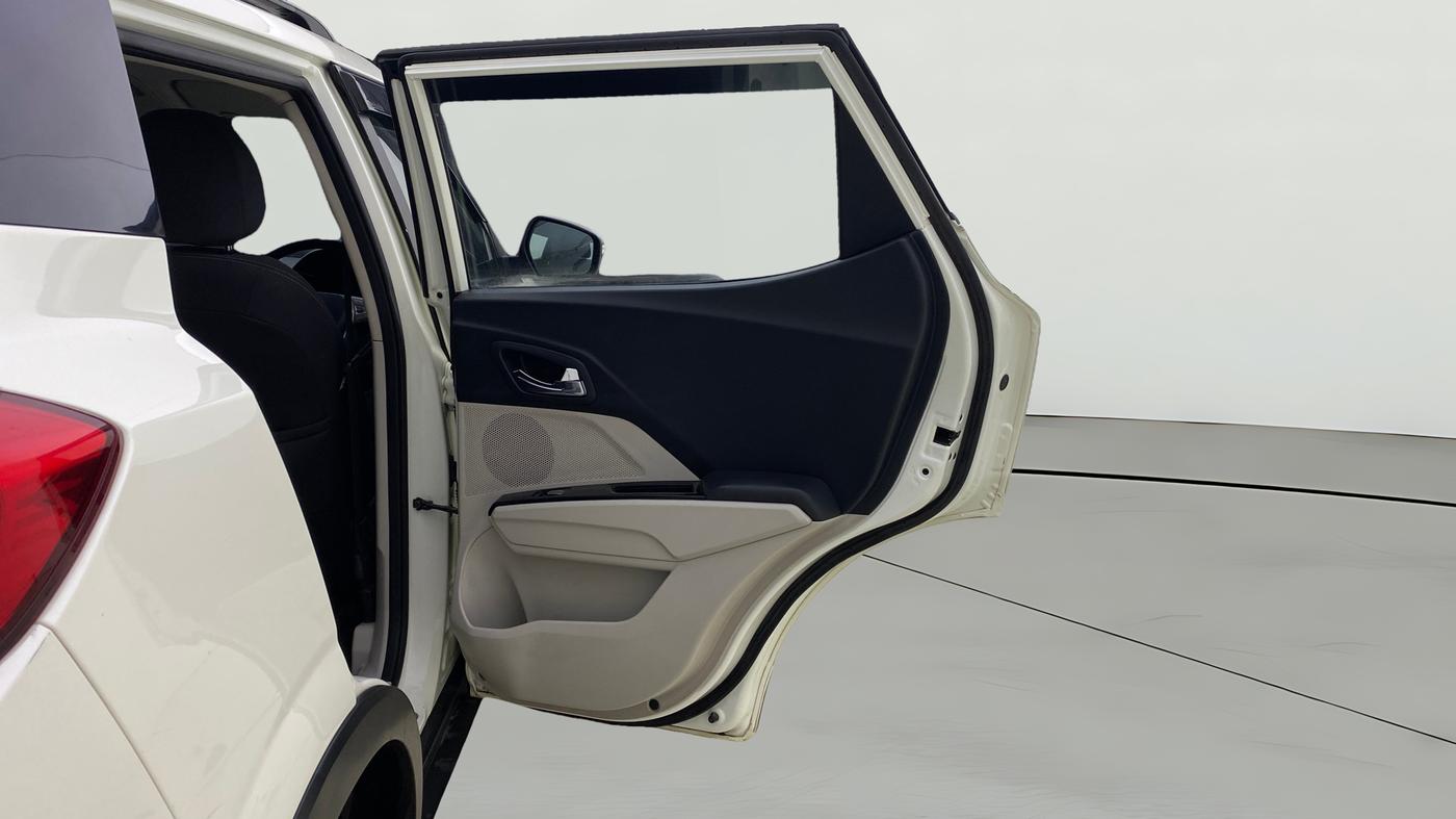 2022 Mahindra XUV300 W8 1.2 PETROL, Petrol, Manual, 62,411 km, RHS Rear Door