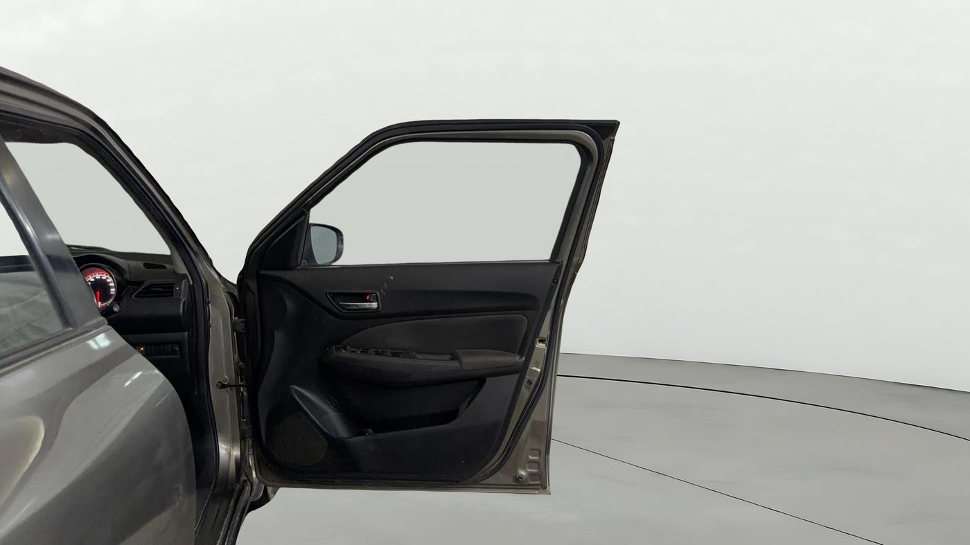 2019 Maruti Swift VXI, CNG, Manual, 68,179 km, RHS Front Door