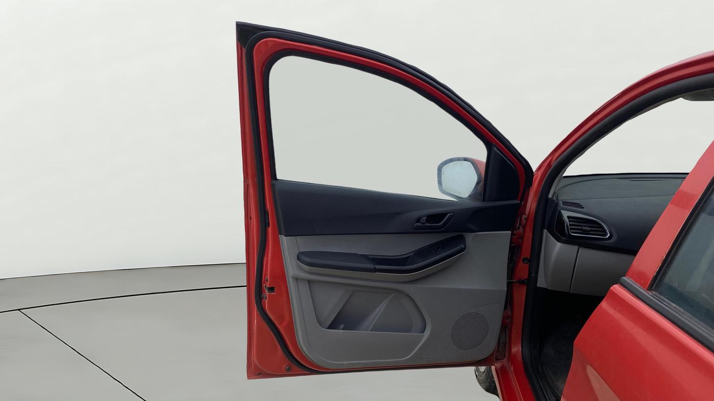 2021 Tata Tiago XT PETROL, Petrol, Manual, 41,667 km, LHS Front Door