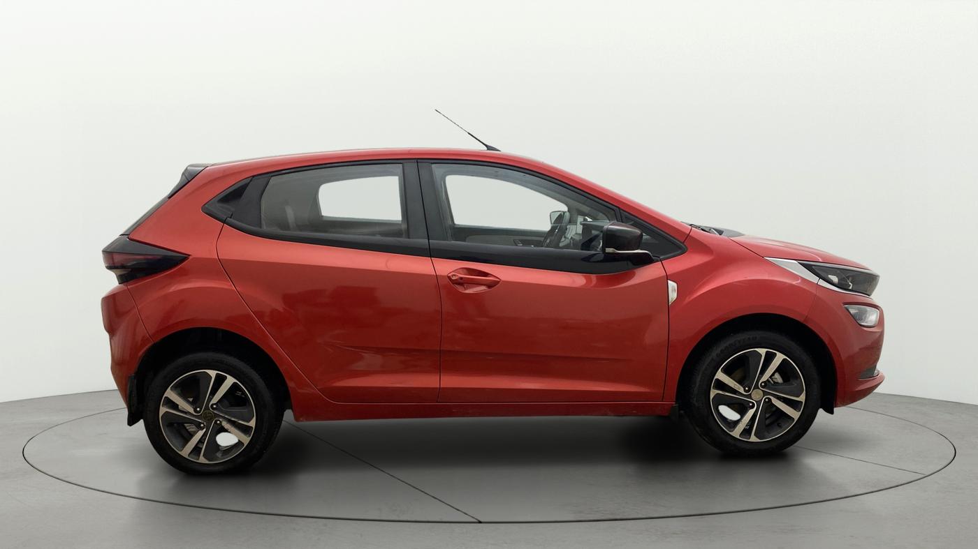 2022 Tata ALTROZ XZA (O), Petrol, Automatic, 23,961 km, Right Side View
