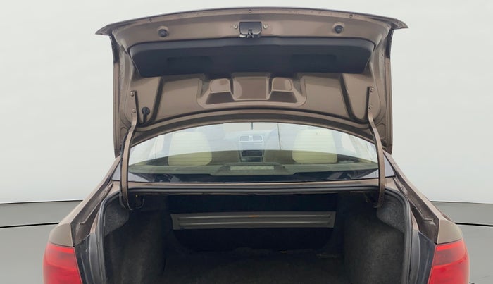 2015 Volkswagen Vento HIGHLINE 1.6 MPI, Petrol, Manual, 68,636 km, Boot Door Open