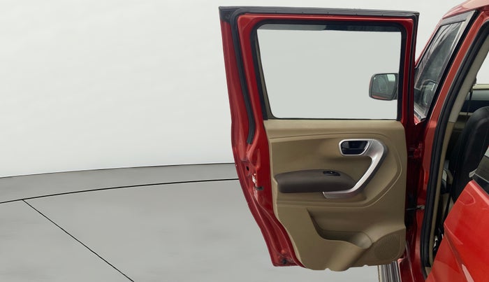 2016 Mahindra TUV300 T8 AMT, Diesel, Automatic, 81,360 km, LHS Rear Door