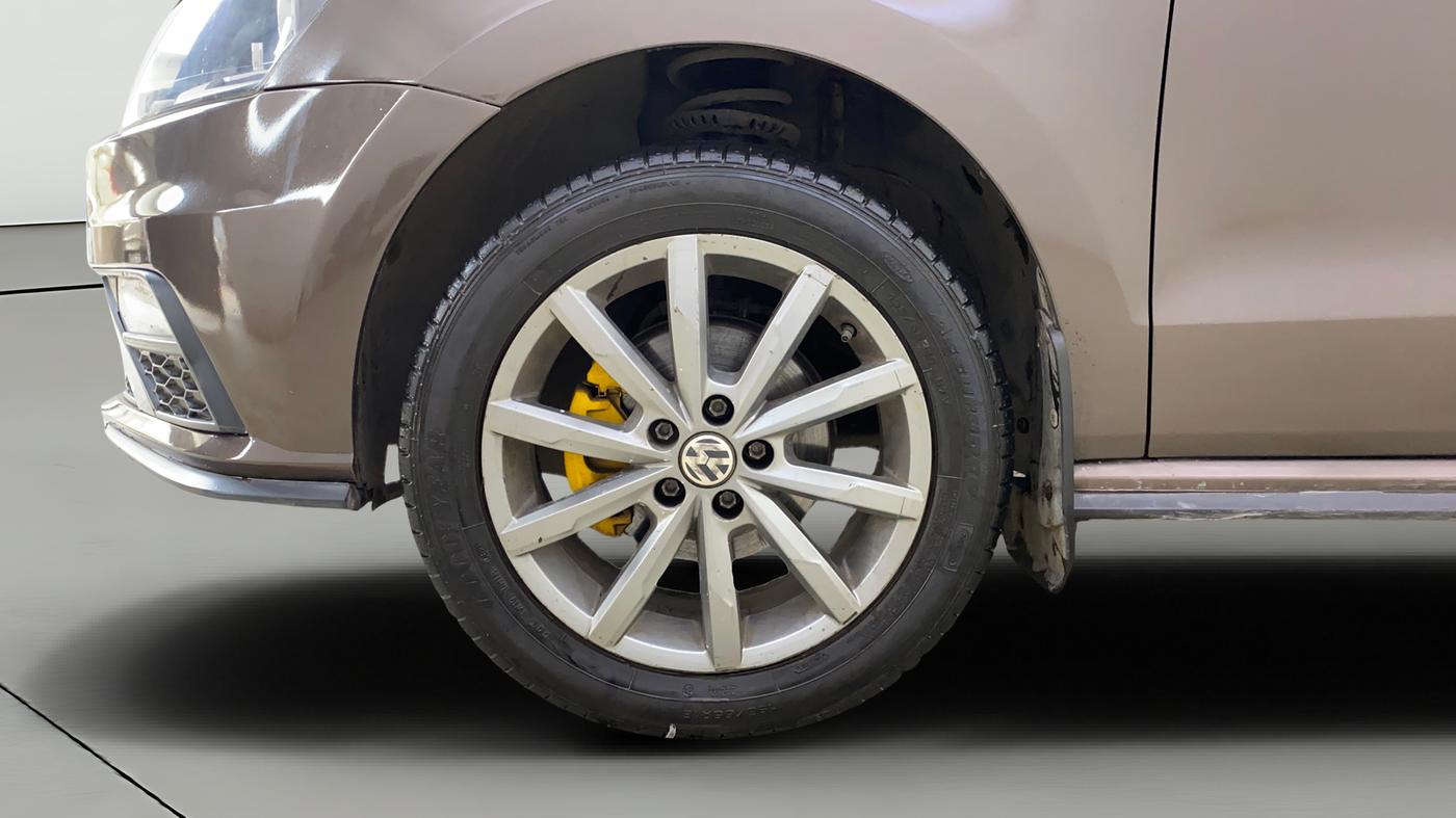 2019 Volkswagen Polo HIGHLINE PLUS 1.0, Petrol, Manual, 36,871 km, Left Front Wheel