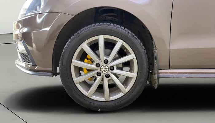 2019 Volkswagen Polo HIGHLINE PLUS 1.0, Petrol, Manual, 36,871 km, Left Front Wheel