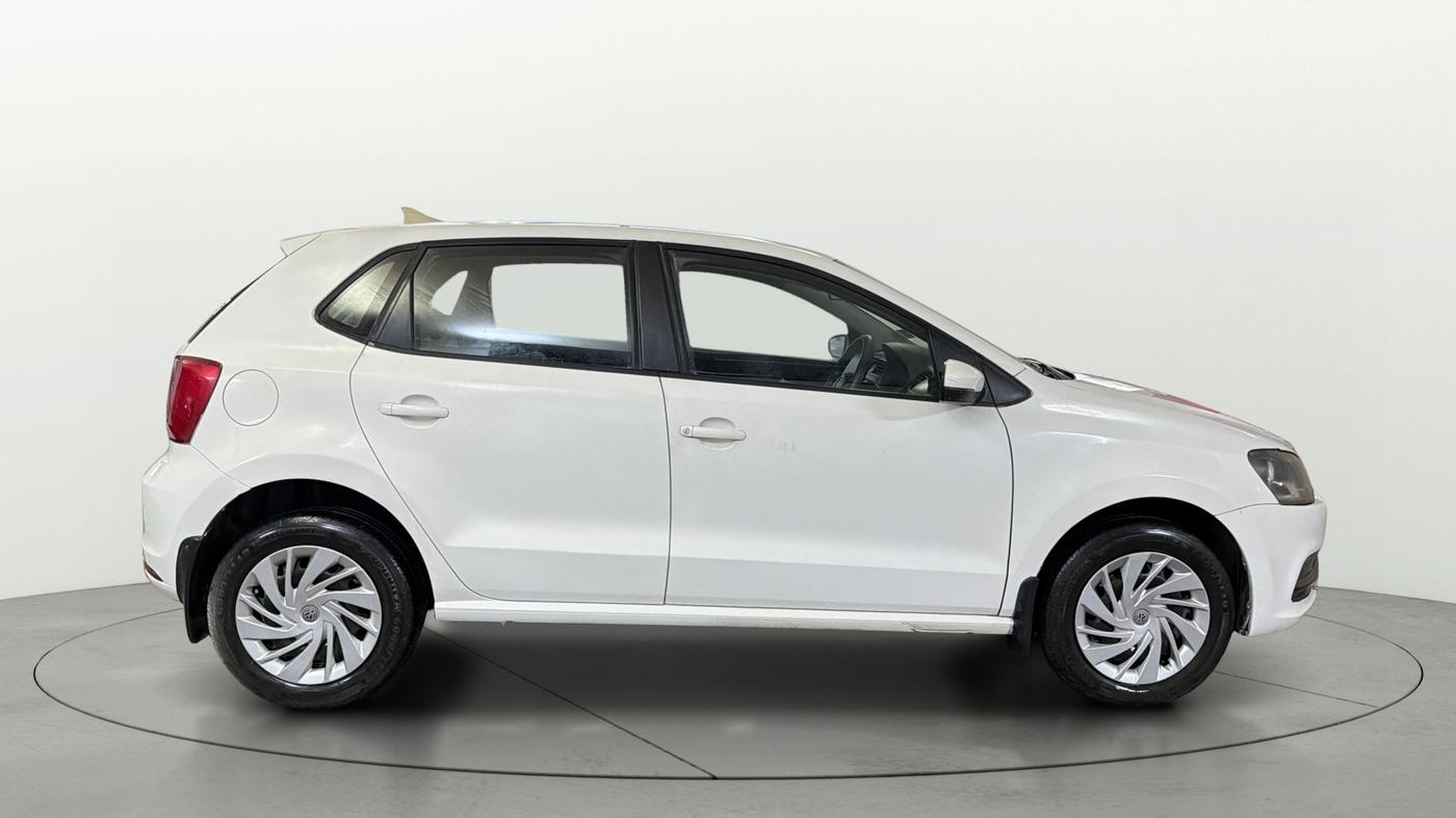 2015 Volkswagen Polo COMFORTLINE 1.2L, Petrol, Manual, 82,772 km, Right Side View