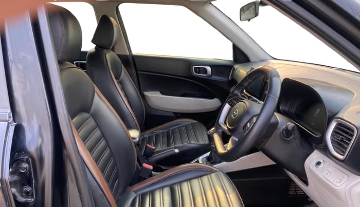 2022 Hyundai VENUE SX 1.5 CRDI, Diesel, Manual, 82,166 km, Right Side Front Door Cabin