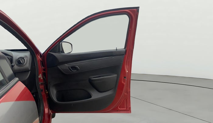 2017 Renault Kwid RXT 1.0, Petrol, Manual, 47,842 km, RHS Front Door