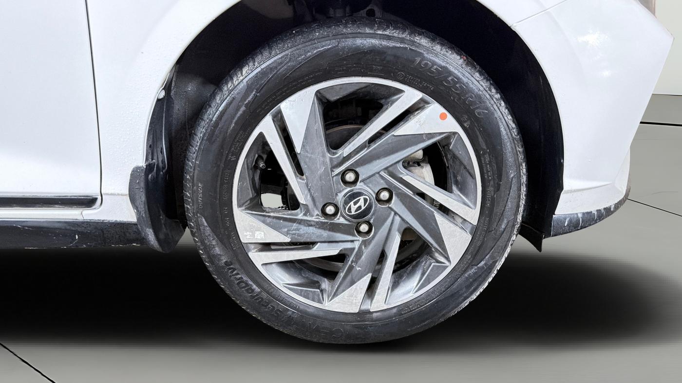 2022 Hyundai NEW I20 ASTA (O) 1.2 MT, Petrol, Manual, 32,240 km, Right Front Wheel