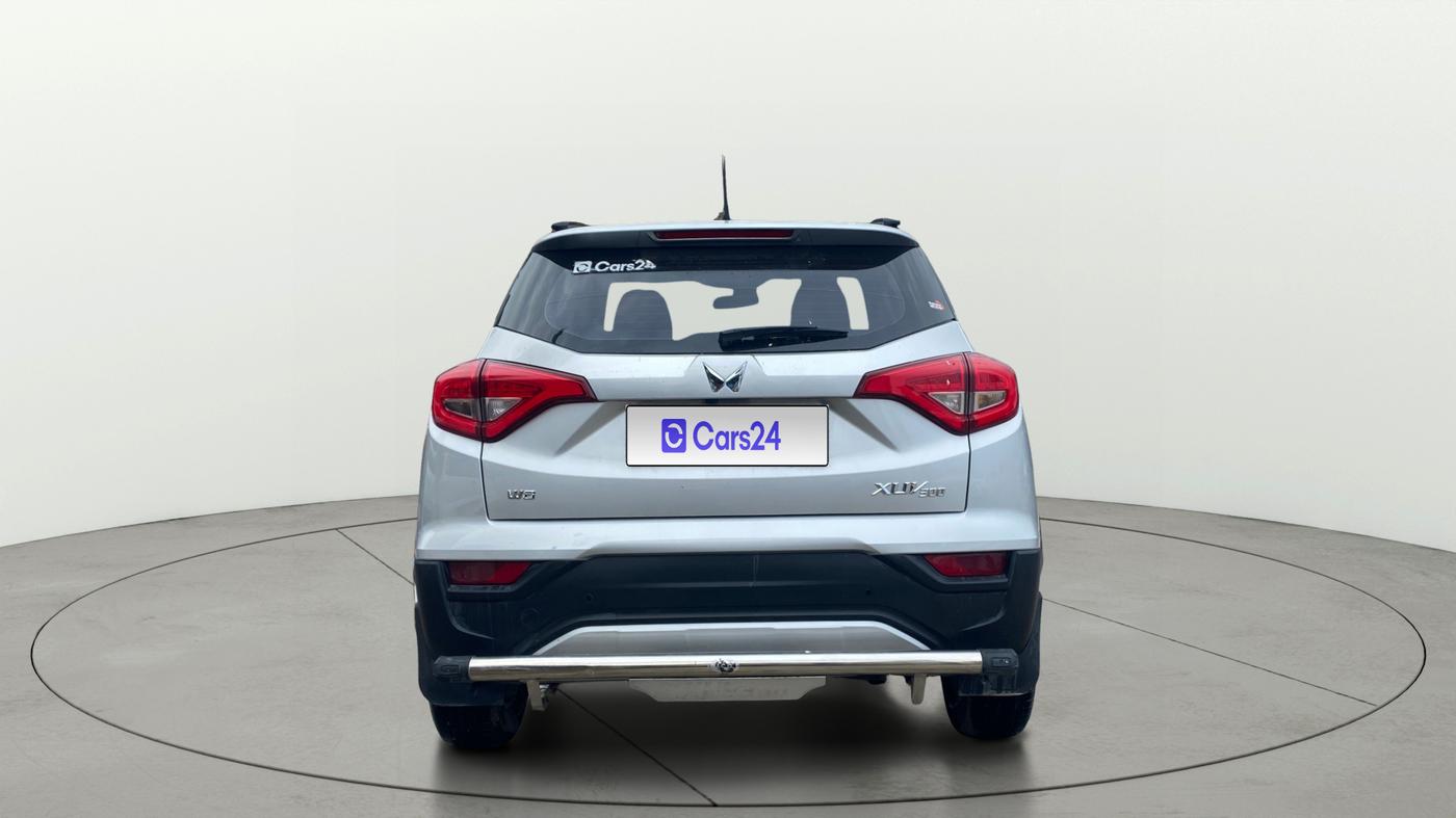 2022 Mahindra XUV300 W8 1.2 PETROL, Petrol, Manual, 15,635 km, Back/Rear