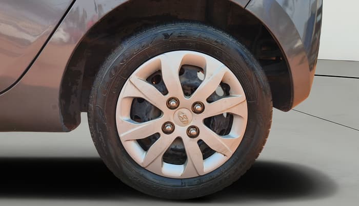 2014 Hyundai Eon SPORTZ, Petrol, Manual, 42,845 km, Left Rear Wheel