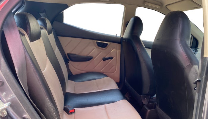 2015 Hyundai Eon D-LITE+, Petrol, Manual, 25,257 km, Right Side Rear Door Cabin